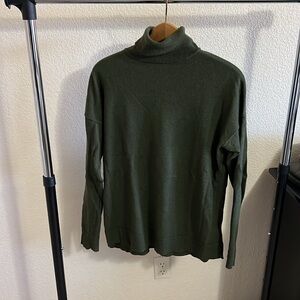 GAP Eversoft Turtleneck Olive Green Sweater